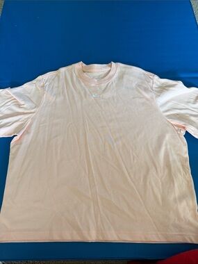 Nike Men’s Pale Pink Short-Sleeve Crew T-Shirt